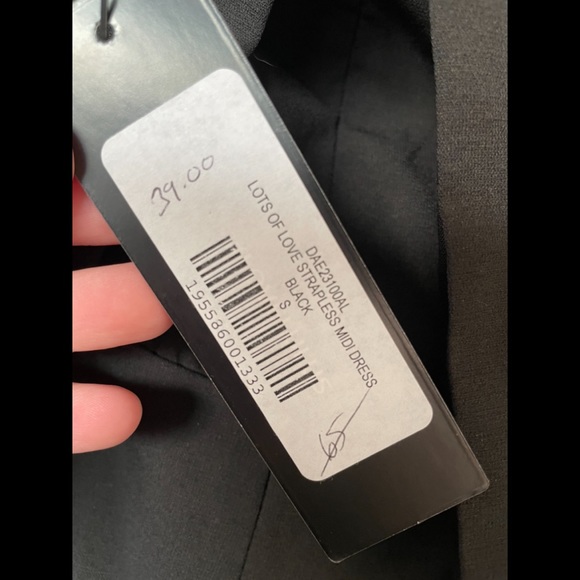 Lulu’s Lots of Love Strapless Midi Dress (black) - Picture 3 of 5